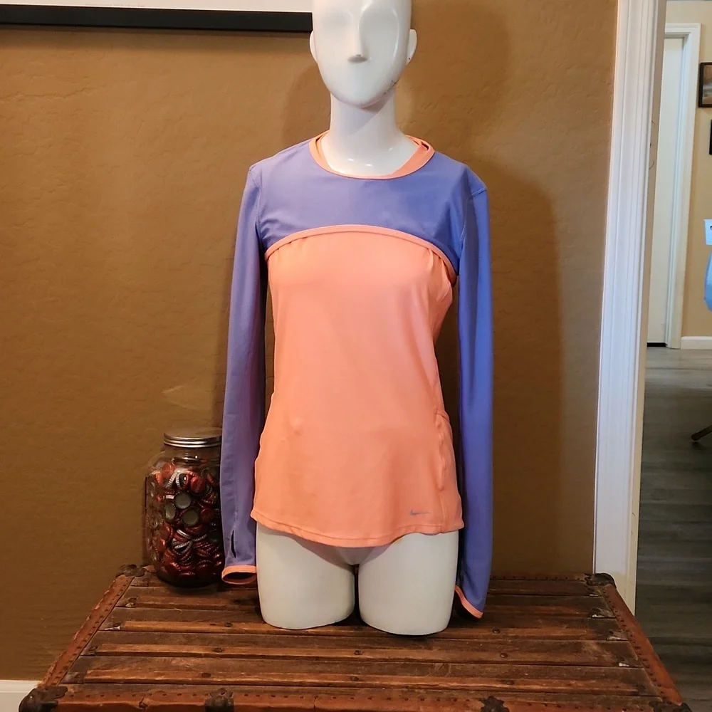 Nike Dri-Fit Running Gear with Tank and Shrug (0741) - Picture 1 of 11